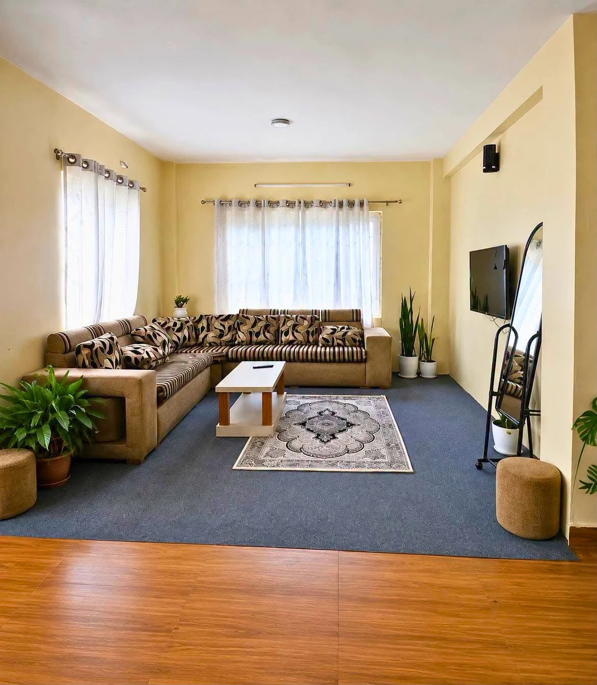 2 bhk full furnished flat available on rent.